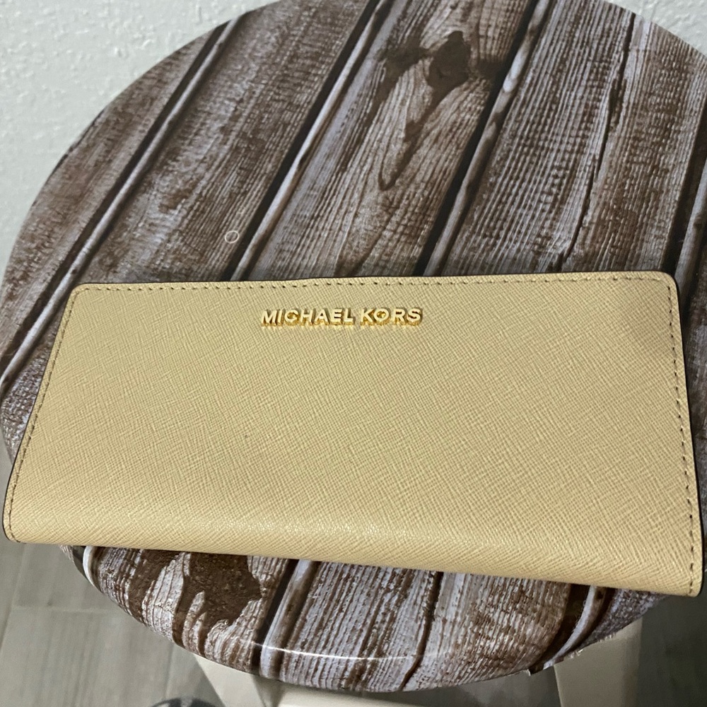 Michael Kors Jet Set Flat Slim Bifold Wallet